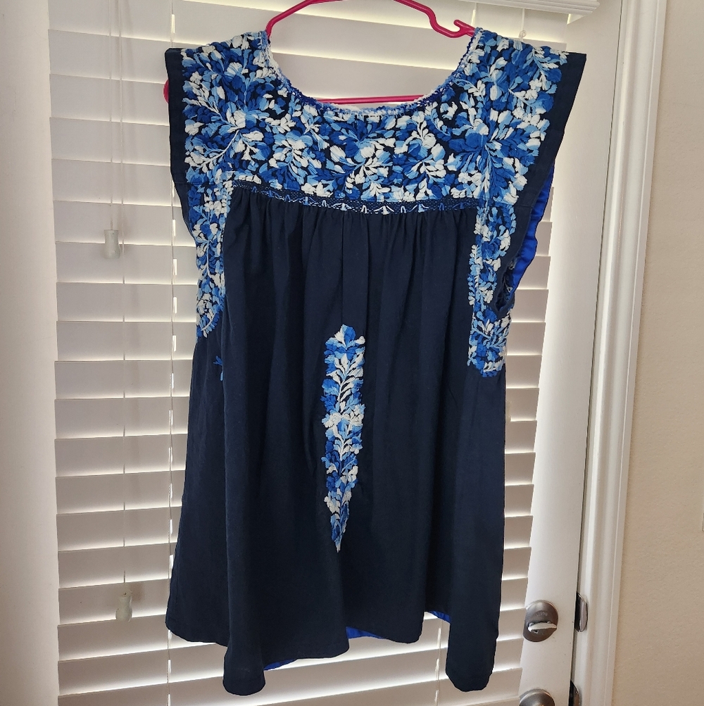 Mi Golondrina Flores Embroidered Top in Navy Blue White Large